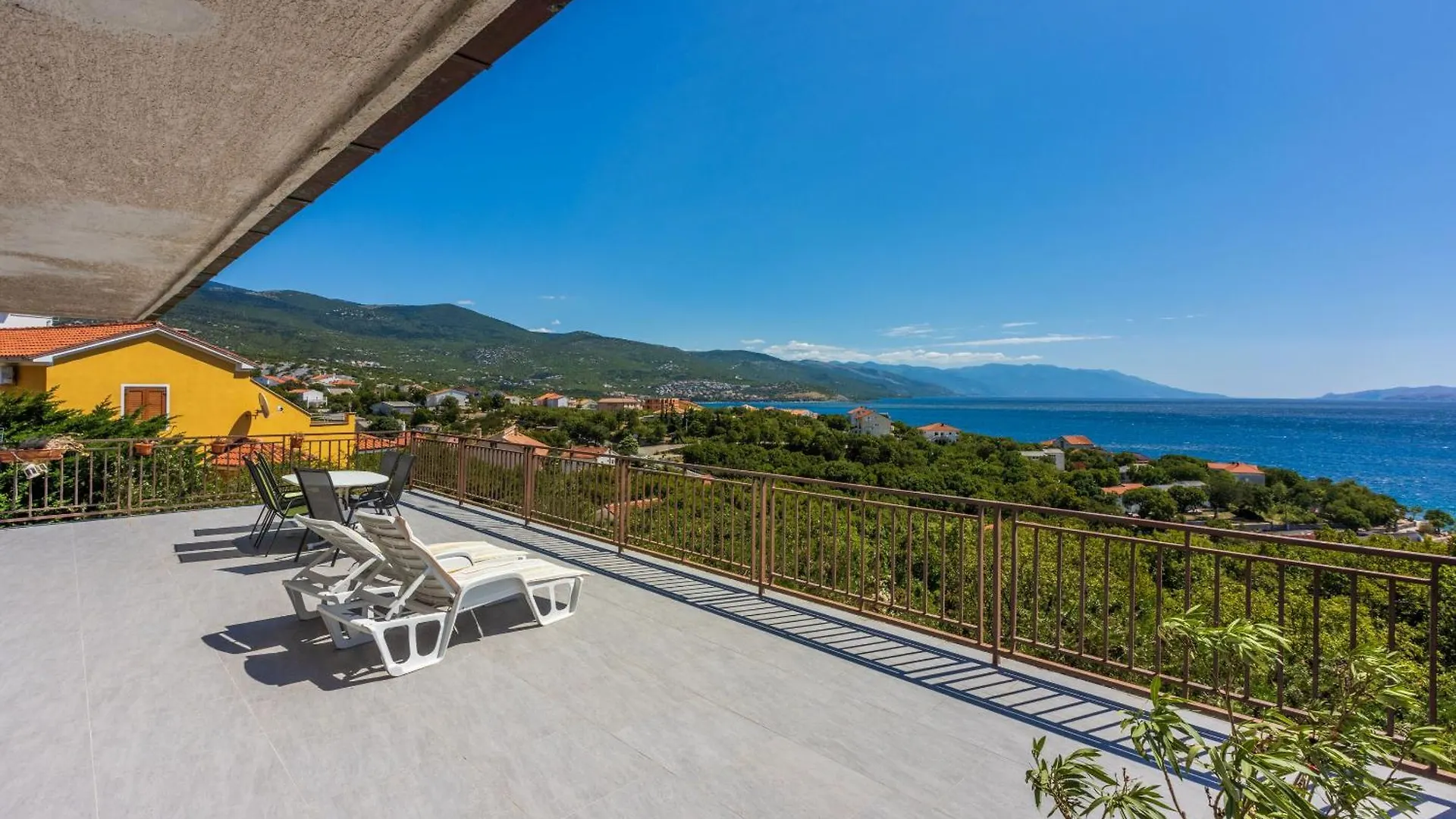 Apartments Aneta Povile