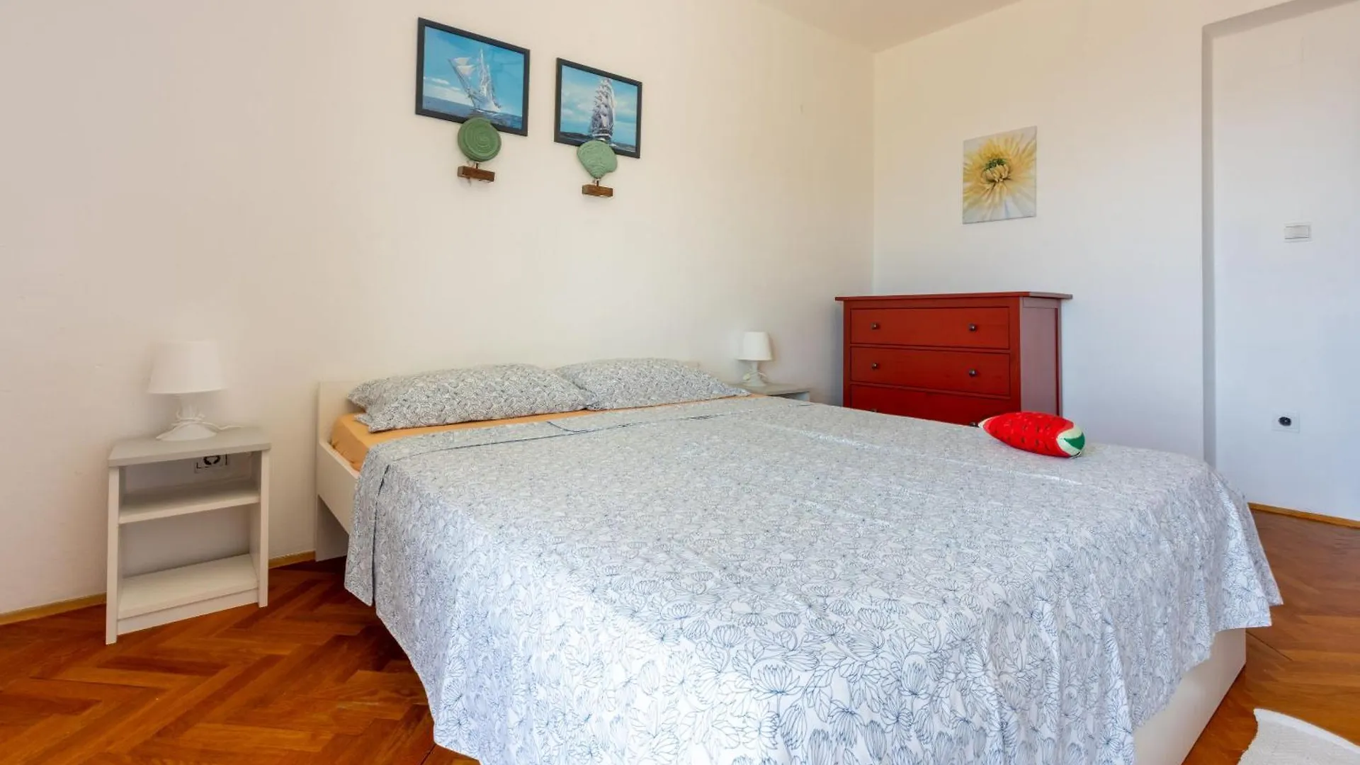 Apartments Aneta Povile
