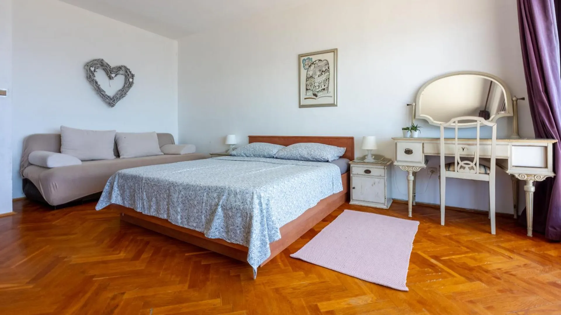Apartments Aneta Povile 0*,