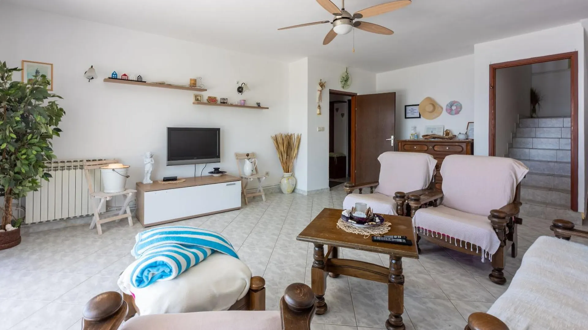 Apartments Aneta Povile